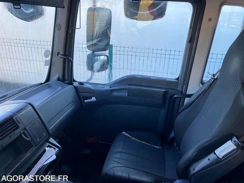 Camión PORTEUR MAN TGM AUTO ECOLE - 2010 - 230000 Kms