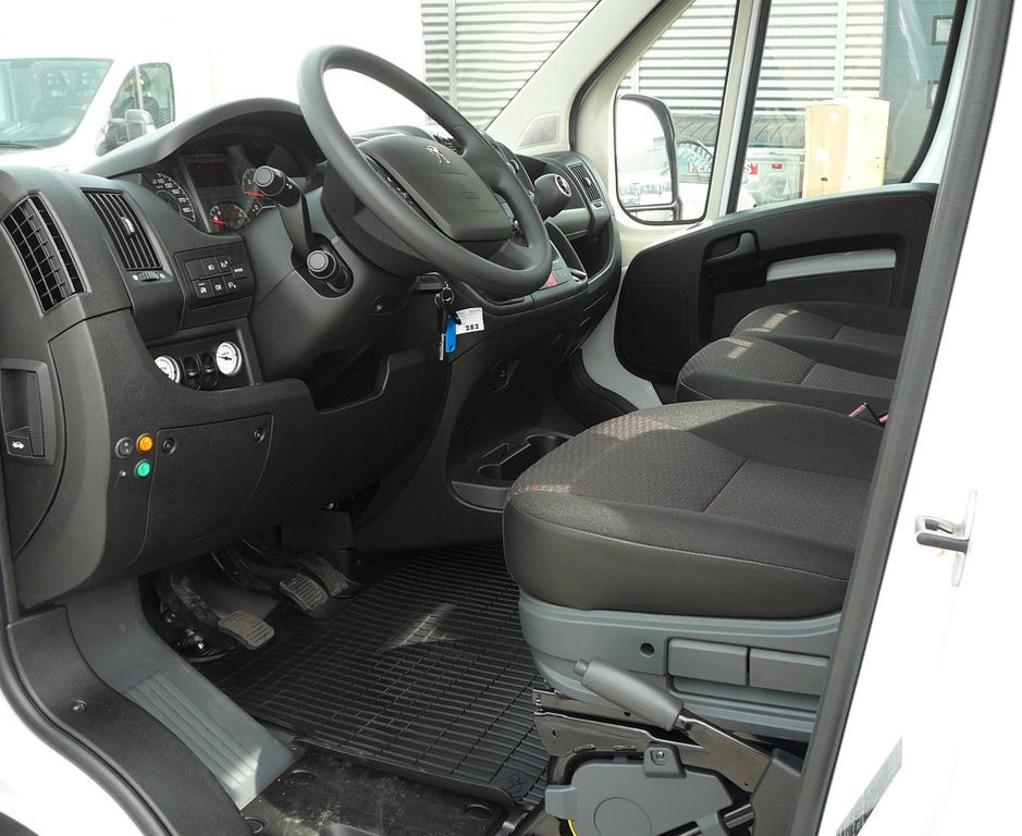 Camión portavehículos, Furgoneta nuevo Peugeot Boxer Maxi 2,2HDI Autotransporter/Abschleppwagen: foto 16