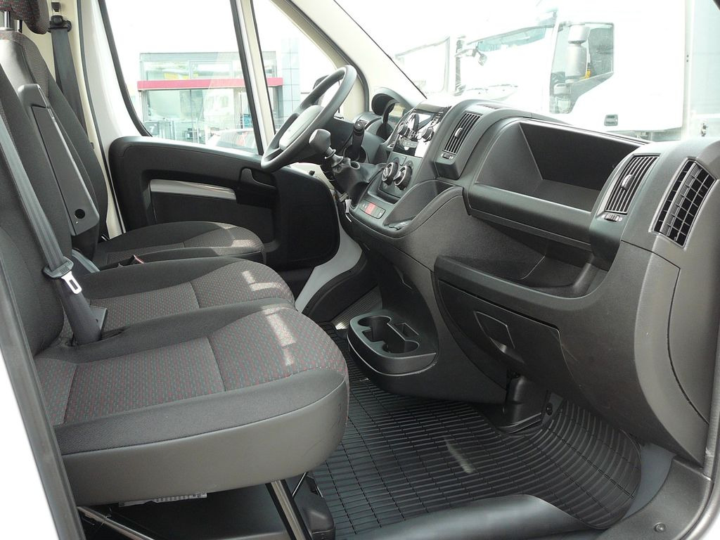 Camión portavehículos, Furgoneta nuevo Peugeot Boxer Maxi 2,2HDI Autotransporter/Abschleppwagen: foto 17