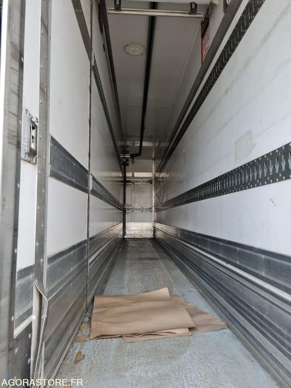 Camión Porteur Volvo frigo