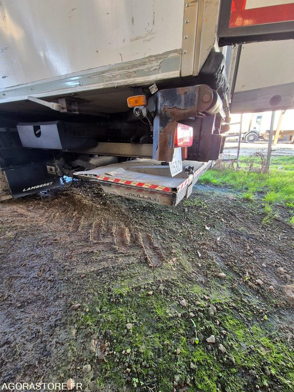 Camión Porteur Volvo frigo