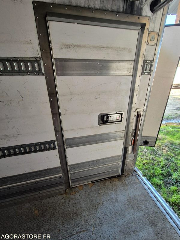 Camión Porteur Volvo frigo