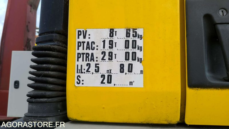 Camión RENAULT KERAX 260 - 1998 - 209966 KM