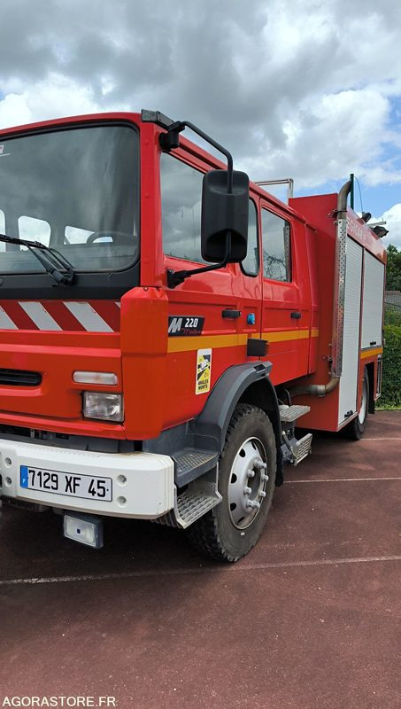 Camión RENAULT MIDLINER M220 - 2000 - 50000kms