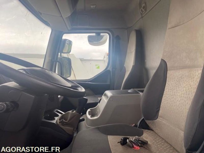 Camión RENAULT MIDLUM 180 DXIFOURGON HAYON 260000 KM