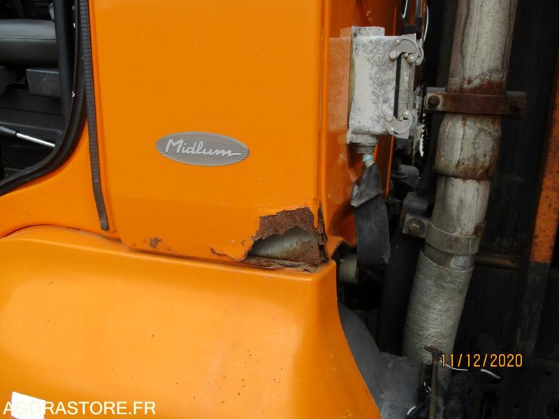 Camión RENAULT MIDLUM 22016C BENNE 2001