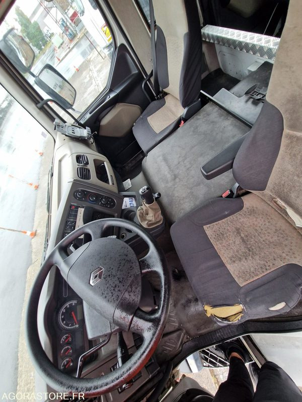 Camión RENAULT Midlum 3741 EB-274-PG
