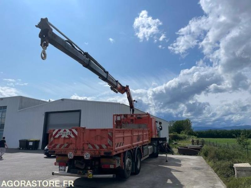 Camión RENAULT PREMIUM LANDER 430.26 - PLATEAU GRUE - GRUE FASSI F150 + RADIO - 2011
