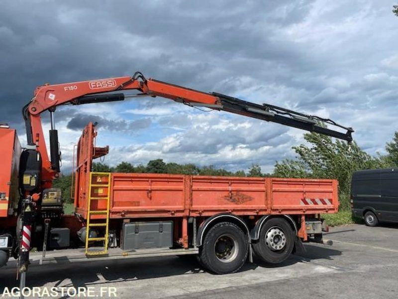Camión RENAULT PREMIUM LANDER 430.26 - PLATEAU GRUE - GRUE FASSI F150 + RADIO - 2011