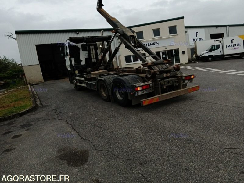 Camión RENAULT TRUCKS - C380 P6X2 E6 - 2017 / 536990 KM (ES151YM)