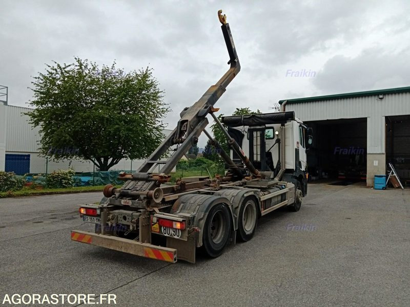Camión RENAULT TRUCKS - C380 P6X2 E6 - 2017 / 536990 KM (ES151YM)