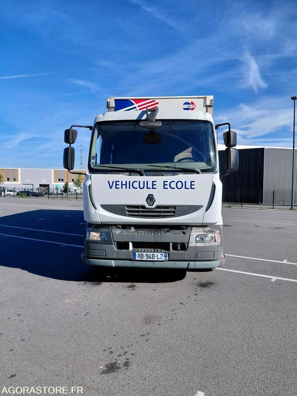 Camión RENAULT midlum 240 - 2009 - 301686 Kms