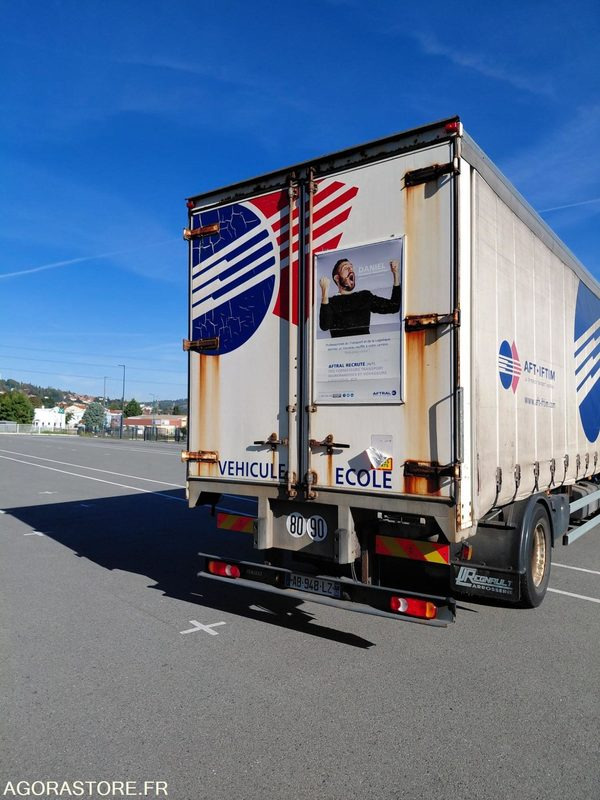 Camión RENAULT midlum 240 - 2009 - 301686 Kms