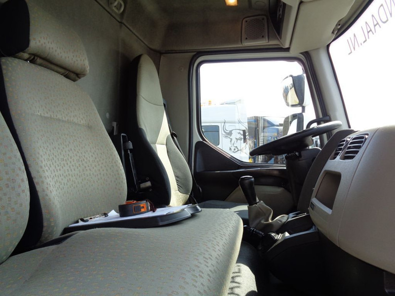 Camión caja cerrada Renault Midlum 220 Midlum 220 DXI + Manual + Euro 5 + Dhollandia Lift: foto 4
