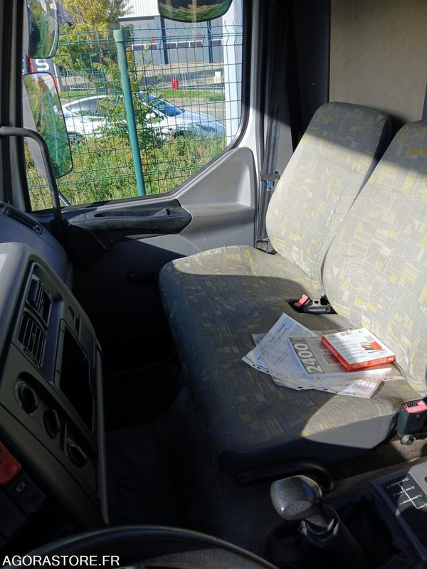 Camión Renault Midlum benne 1063 YR 42