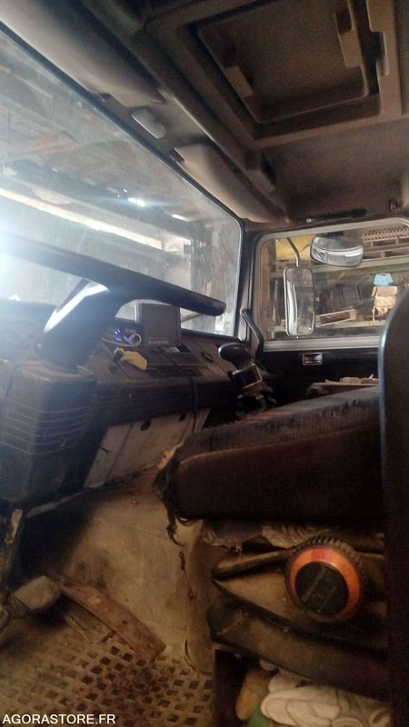 Camión Renault Poids lourd G230 - 1985 - 564616KM