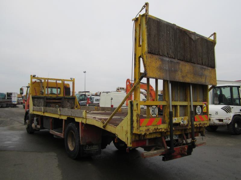 Camión portavehículos para transporte de equipos pesados Renault Premium: foto 5