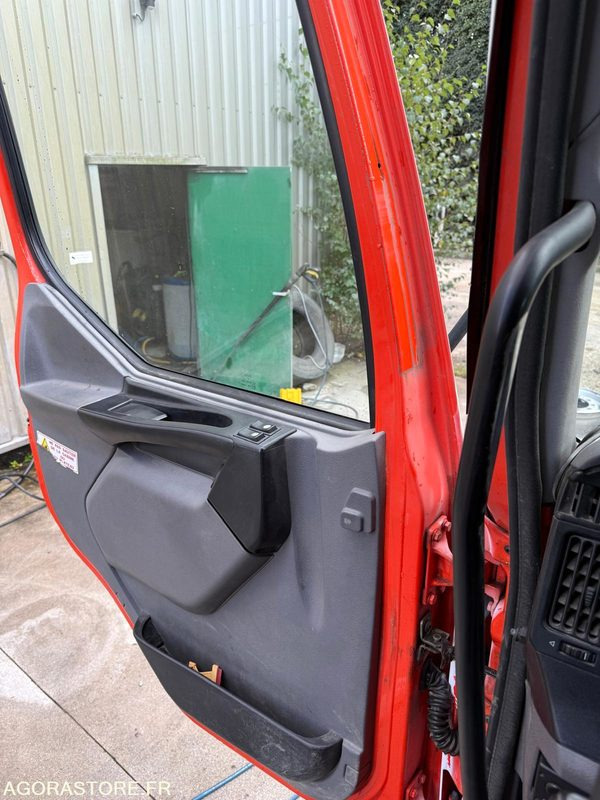 Camión Renault Premium porteur 4x2 270ch DCI