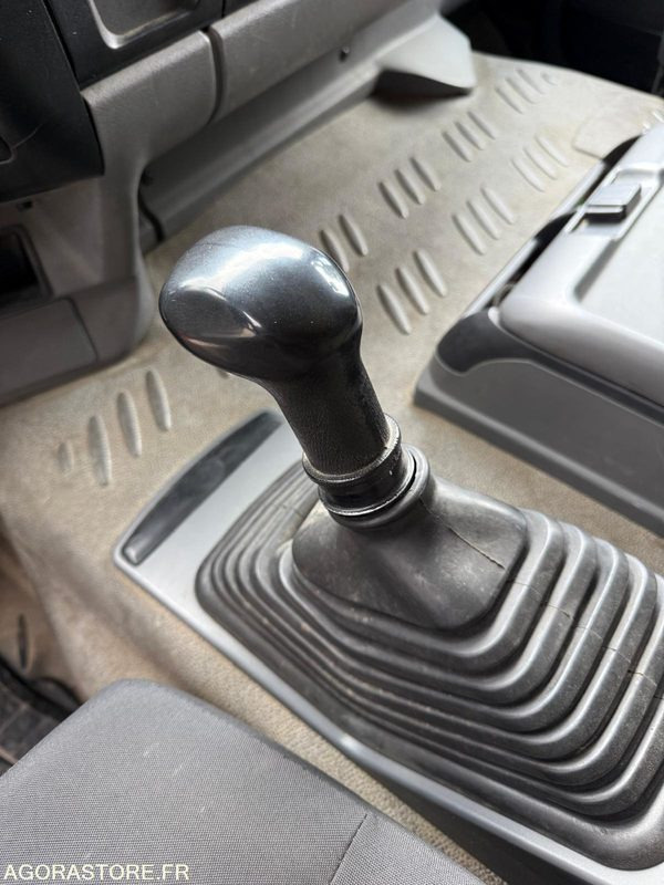 Camión Renault Premium porteur 4x2 270ch DCI