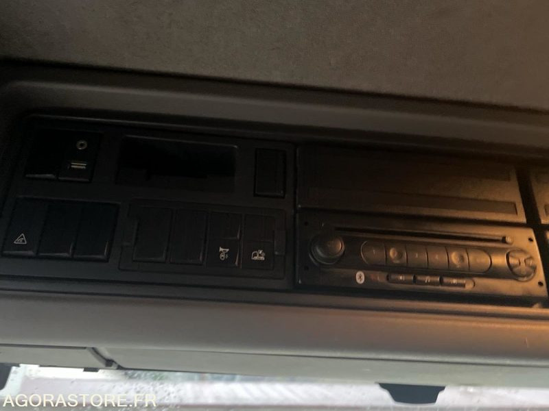 Camión Renault trucks C460 26T BENNE GRUE - 2014 - 347103 -DM941LF