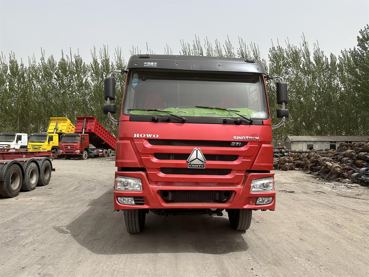 Camión volquete para transporte de silos SINOTRUK Howo Dump truck 371: foto 3