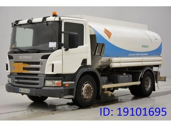 Camión cisterna para transporte de combustible Scania P380: foto 1