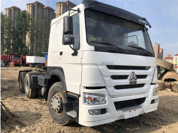 Camión caja abierta para transporte de materiales áridos Sinotruk sinotruk trucks: foto 1