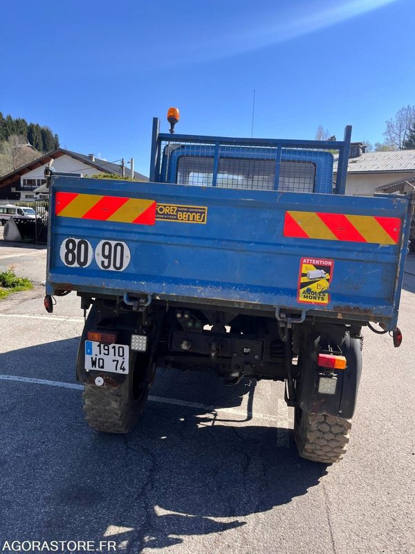 Camión UNIMOG U90