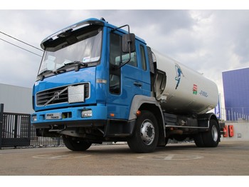 Camión cisterna para transporte de combustible Volvo FL 220.15 + MAGYAR 10.000 L ( 4 comp.): foto 1