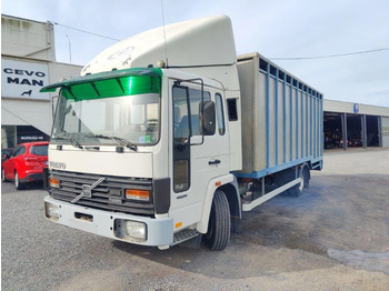 Volvo FL 611 Beestenbak / animal truck - Camión transporte de ganado: foto 1