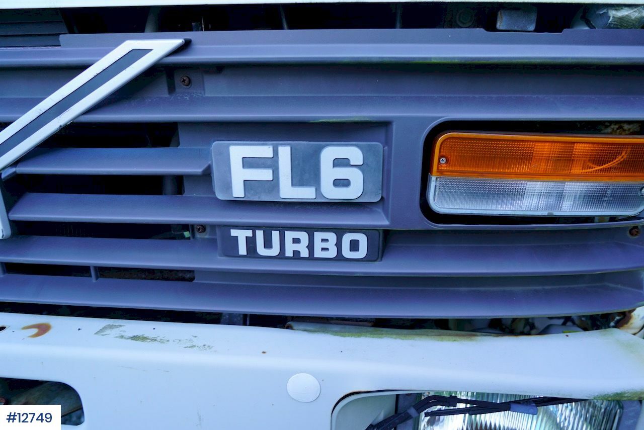 Camión caja abierta Volvo FL 614: foto 36