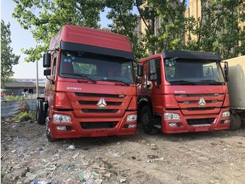Camión caja abierta para transporte de equipos pesados sinotruk Sinotruk Truck tractor: foto 1