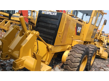 Grader CATERPILLAR 140