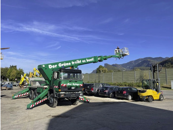 Camión con plataforma elevadora IVECO