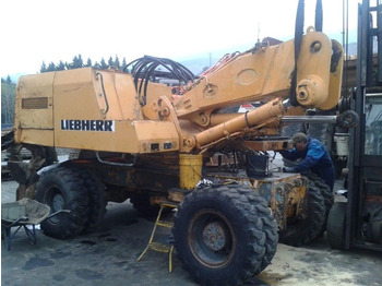 Excavadora de ruedas LIEBHERR A 912