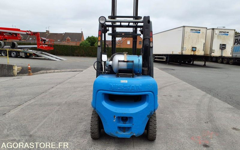 Carretilla elevadora Nissan 2682 heures Triplex UD02A25PQ - 3F550