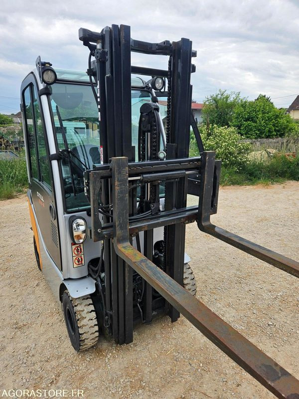 Carretilla elevadora de gas CHARIOT ELEVATEUR STILL RX70-16T