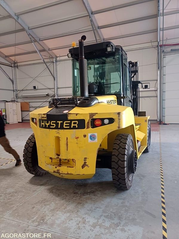 Carretilla elevadora de gas ELEVATEUR GAZ HYSTER 9.00 2011 16000 HEURES