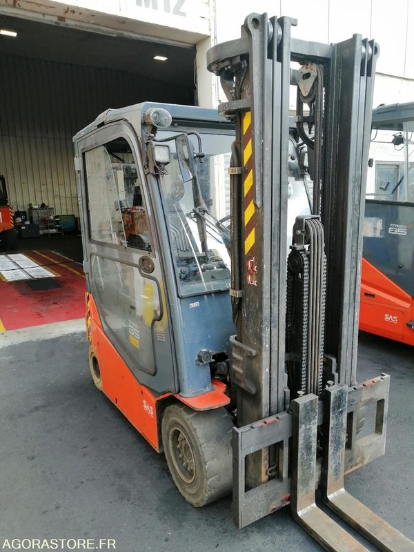 Carretilla elevadora eléctrica Chariot Toyota 8FBMT35 - 2015 (5210)