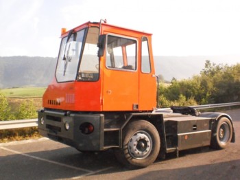 Tractor industrial KALMAR TTX182A (4x2): foto 1