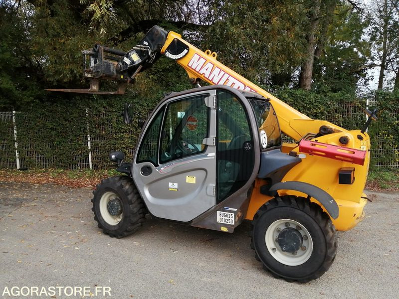 Manipulador telescópico CHARIOT TELESCOPIQUE FIXE - MANITOU - 2.5 T - 2014 / 3910 HEURES