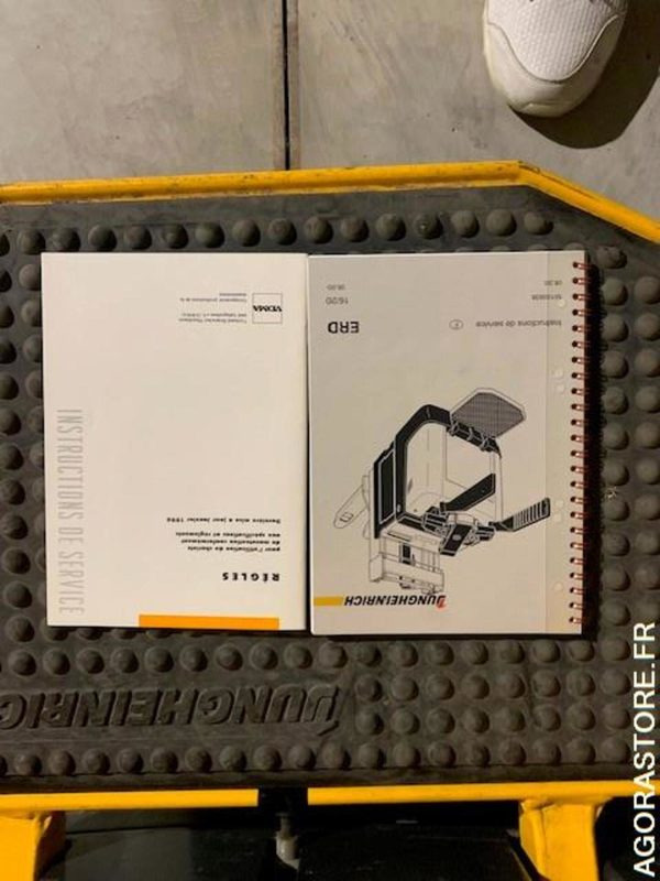 Transpaleta Transpalette électrique sur batteries déchargées. JUNGHEINRICH