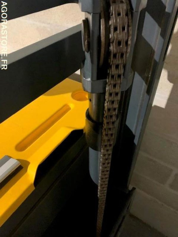 Transpaleta Transpalette électrique sur batteries déchargées. JUNGHEINRICH