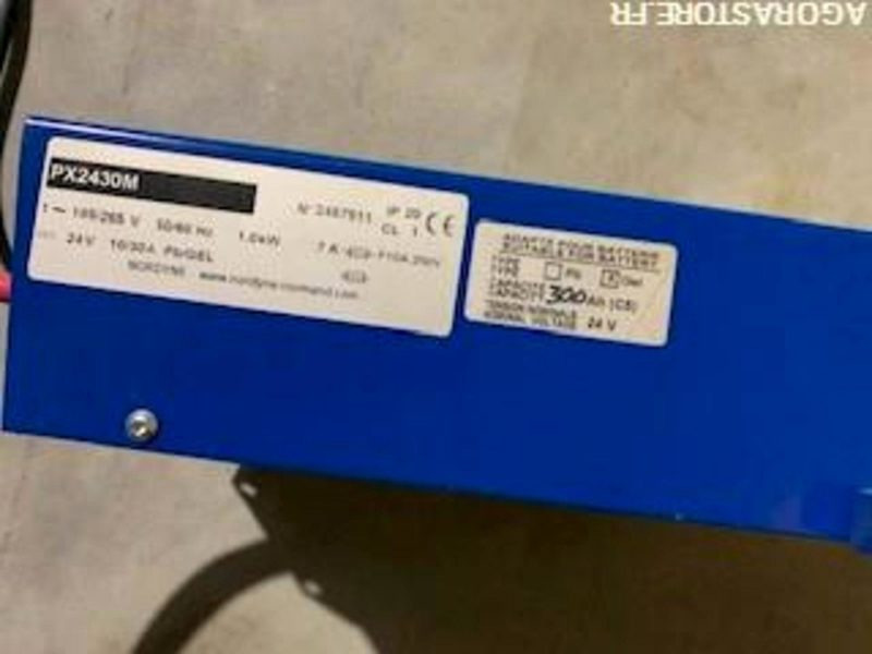 Transpaleta Transpalette électrique sur batteries déchargées. JUNGHEINRICH