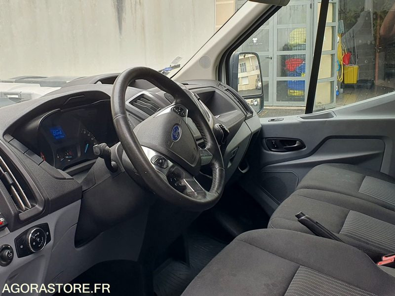 Furgoneta FORD TRANSIT AD BLUE 92178kms 2017