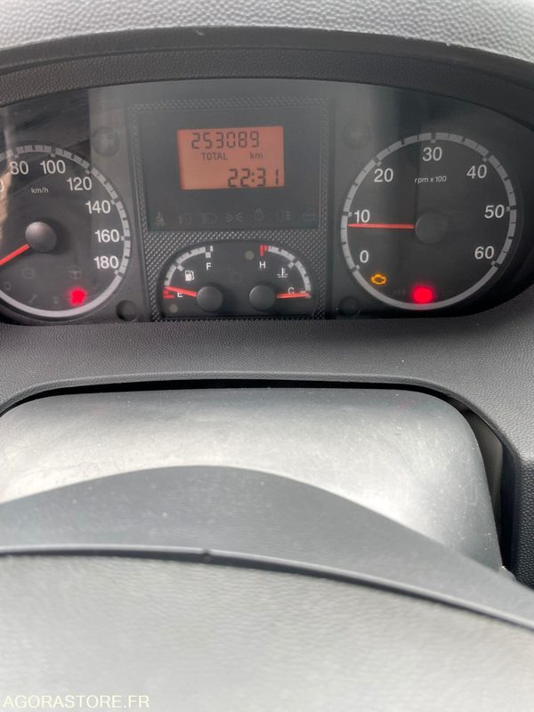 Furgón CITROEN JUMPER - 253 000 KMS - 2010