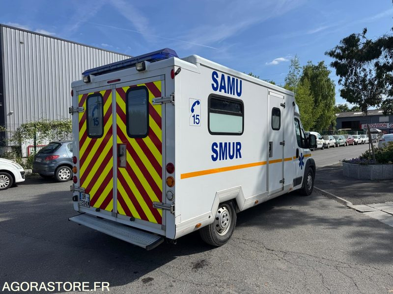 Furgón FIAT DUCATO SAMU / AMBULANCE - 2009 - 240 000 KM