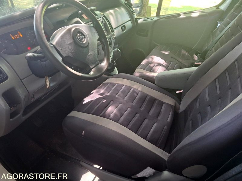 Furgón FOURGON-OPEL-VIVARO-1.9CDTI-PACK-CLIM