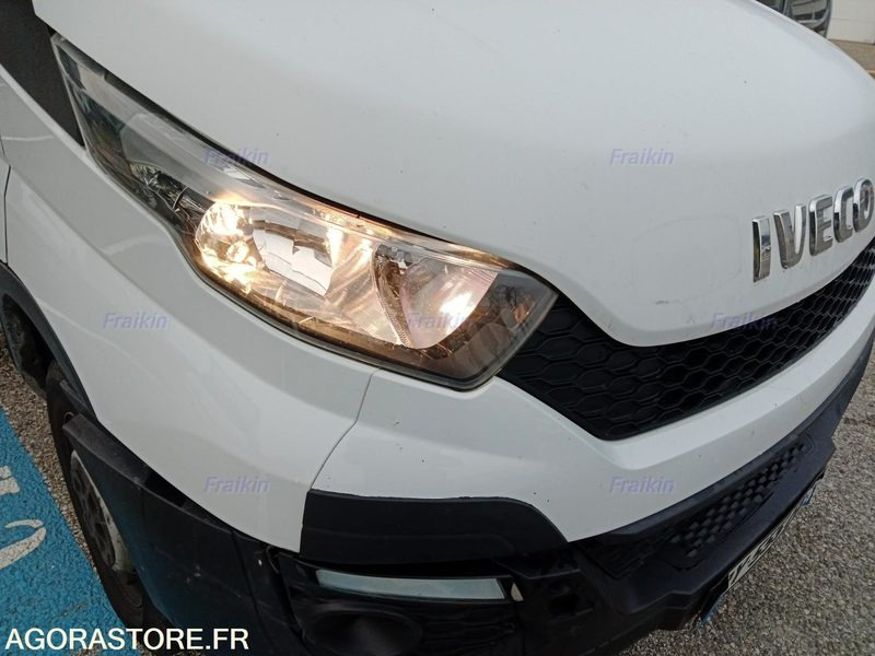 Furgón IVECO DAILY CHASSIS 35S13 EURO 5 / DY555FL / 177380 kms / 2015