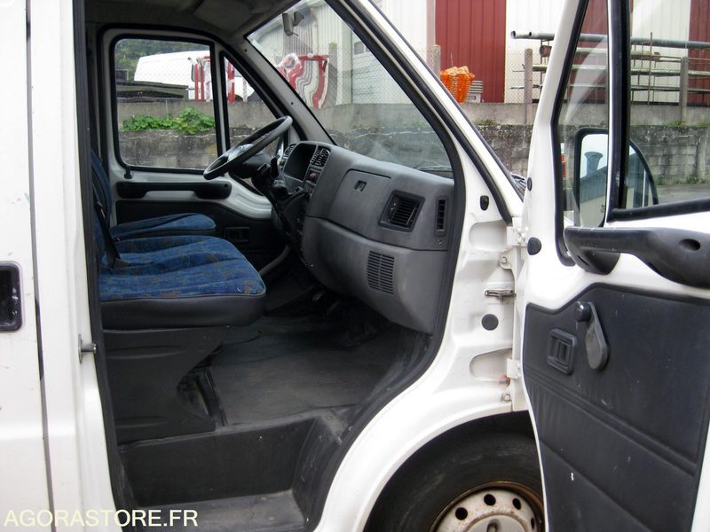 Furgón PEUGEOT BOXER